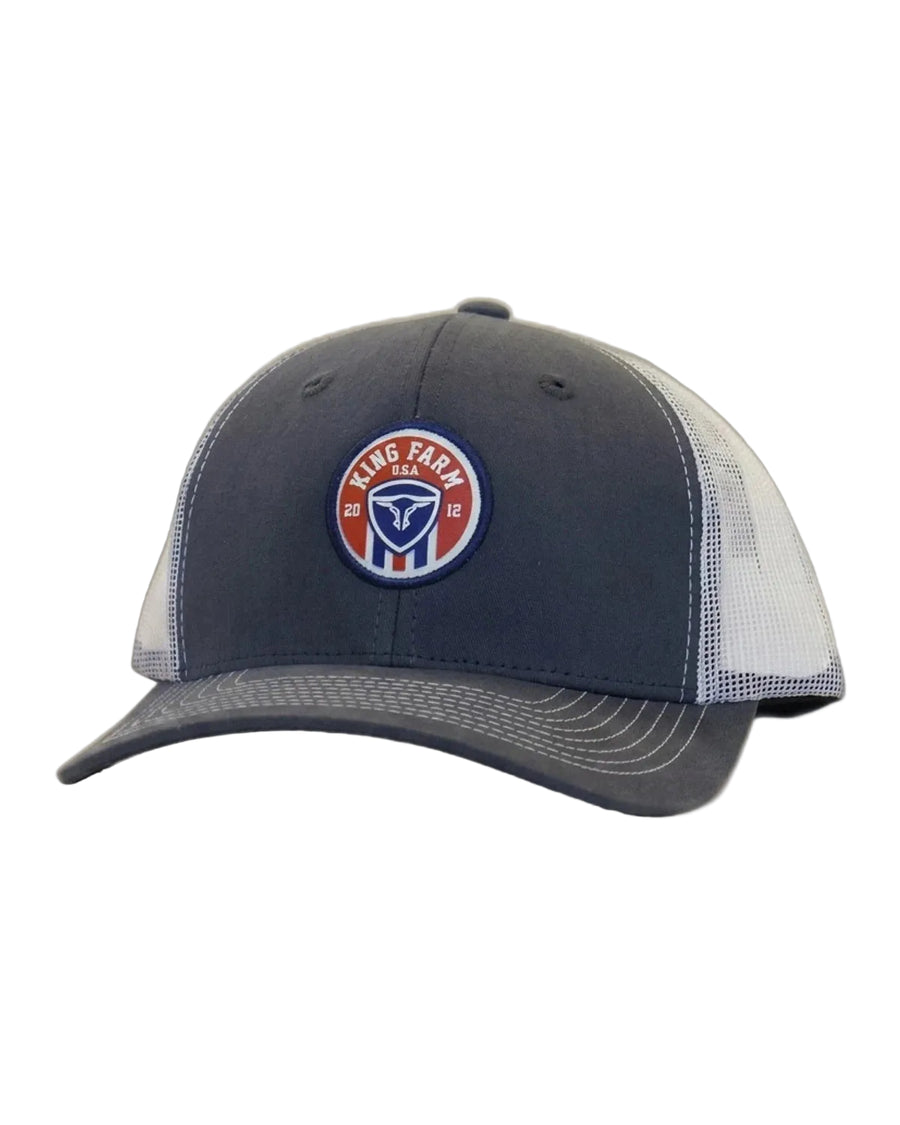 Boné King Farm — Chumbo Trucker Patch Redondo - vista principal