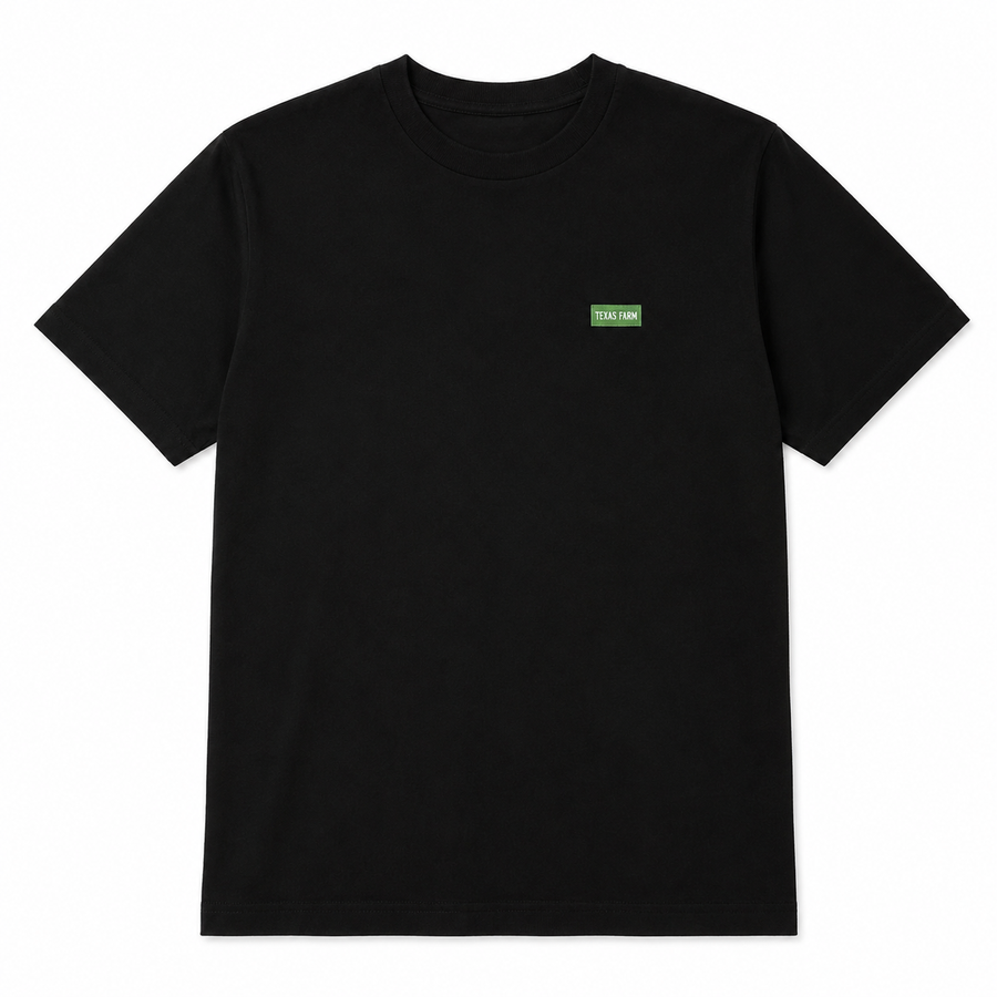 Camiseta Texas Farm preta Patch Verde — foto tratada em fundo branco